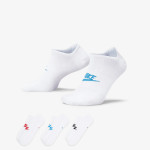NIKE Everyday Essential 