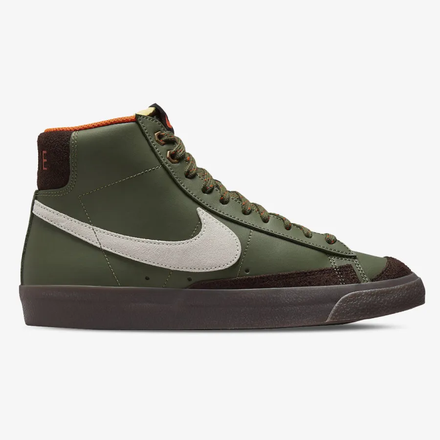 NIKE Blazer Mid ’77 Vintage 