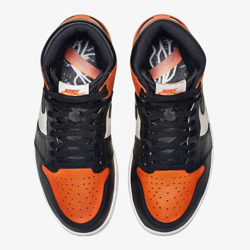 NIKE Air Jordan 1 Retro