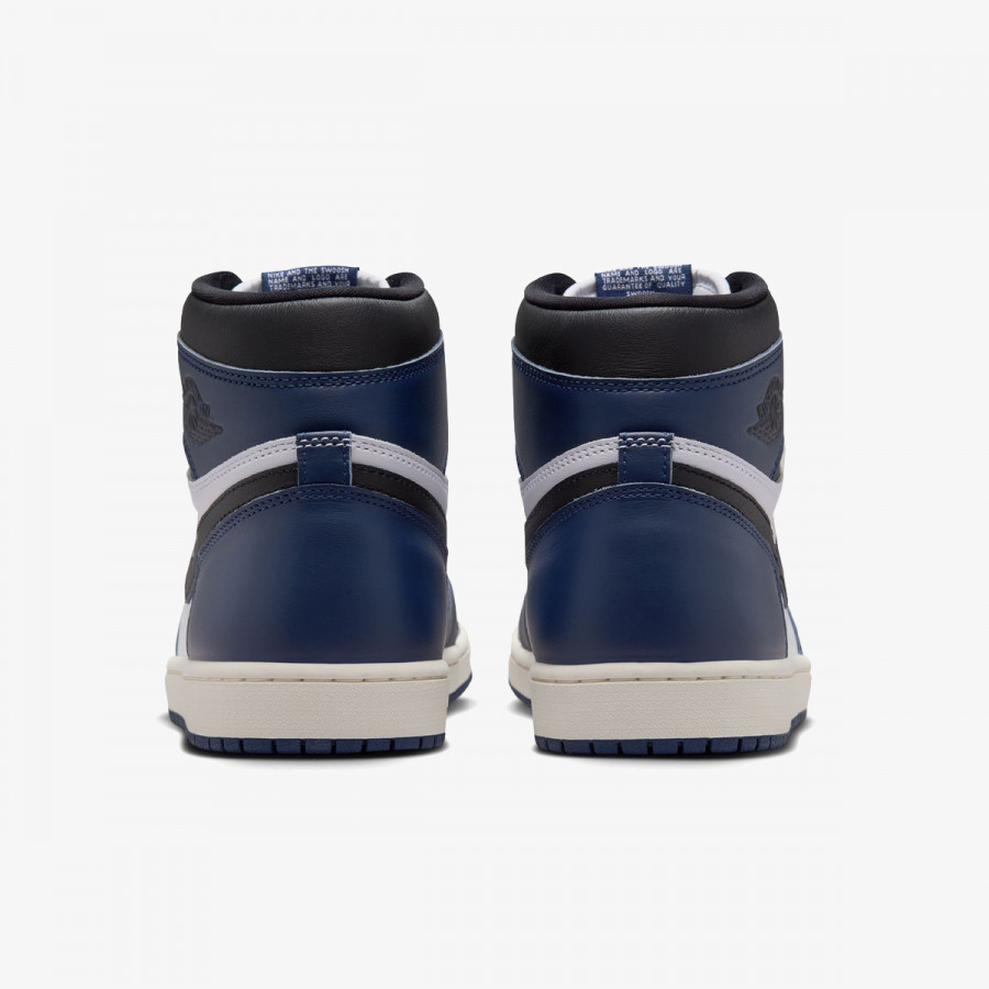 NIKE Air Jordan 1 Retro 