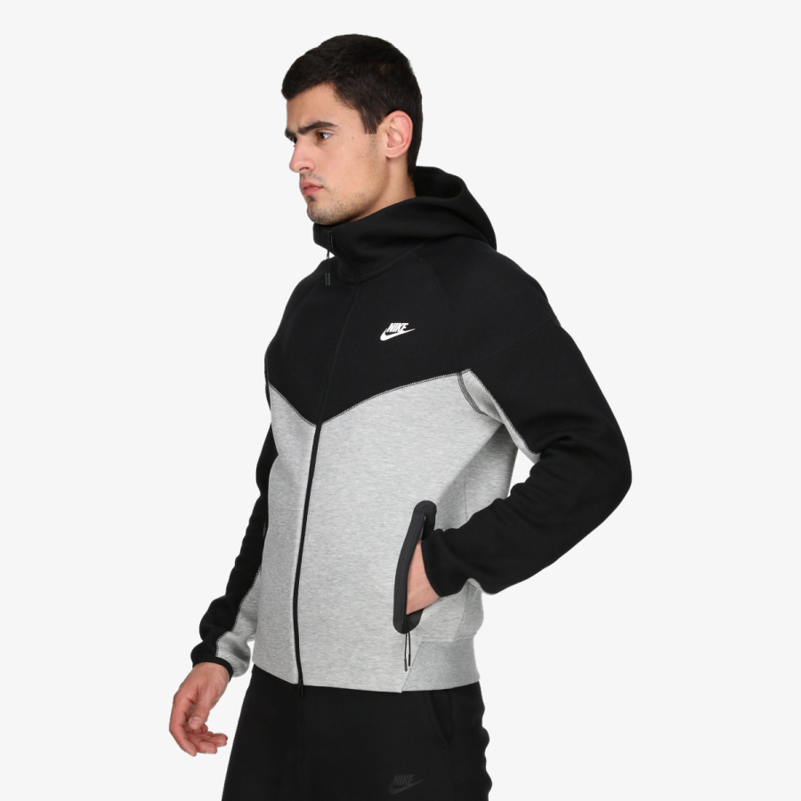 NIKE Tech Fleece 