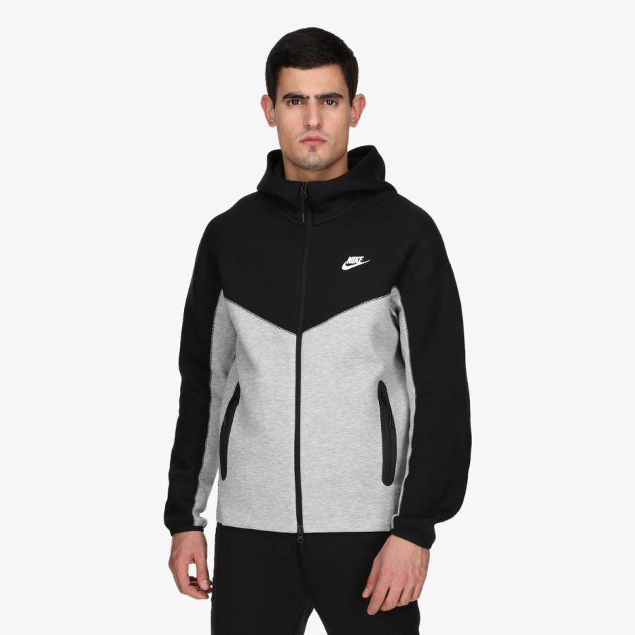 NIKE Tech Fleece 