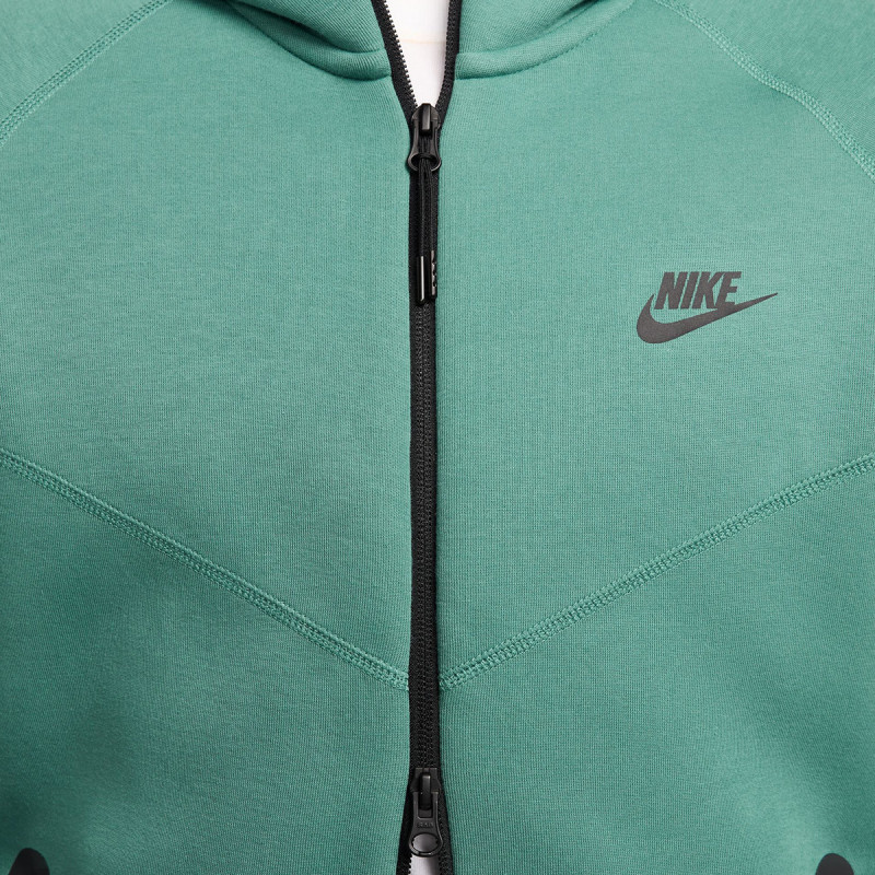 NIKE Tech Fleece 