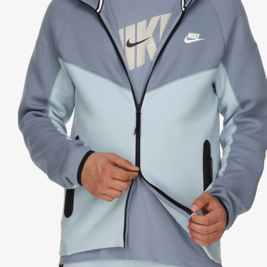 NIKE Tech Fleece 