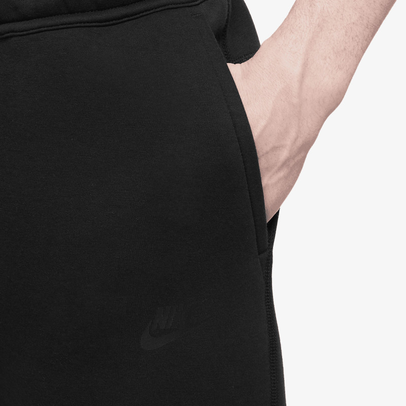 NIKE Tech Fleece 