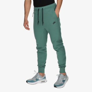 NIKE Tech Fleece 