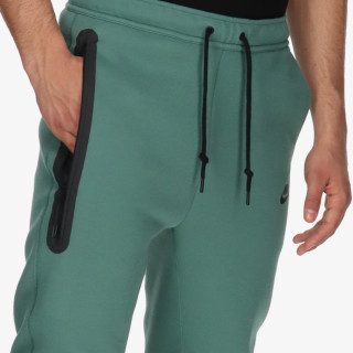 NIKE Tech Fleece 