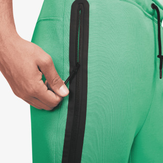 NIKE Tech Fleece 