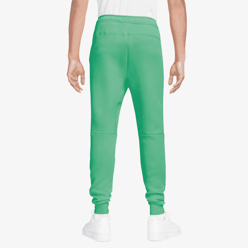 NIKE Tech Fleece 