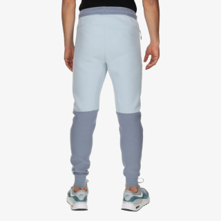 NIKE Tech Fleece 