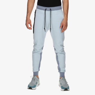 NIKE Tech Fleece 