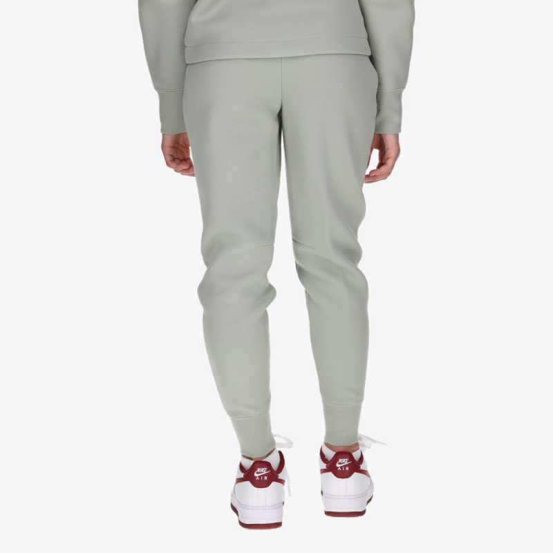 NIKE Tech Fleece 