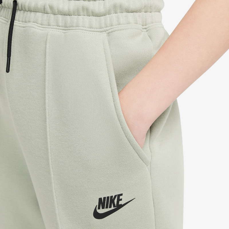 NIKE Tech Fleece 