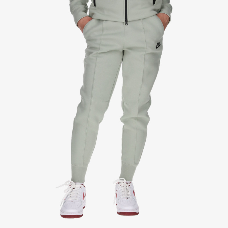 NIKE Tech Fleece 