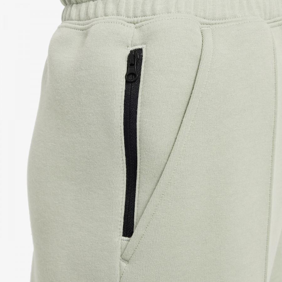 NIKE Tech Fleece 