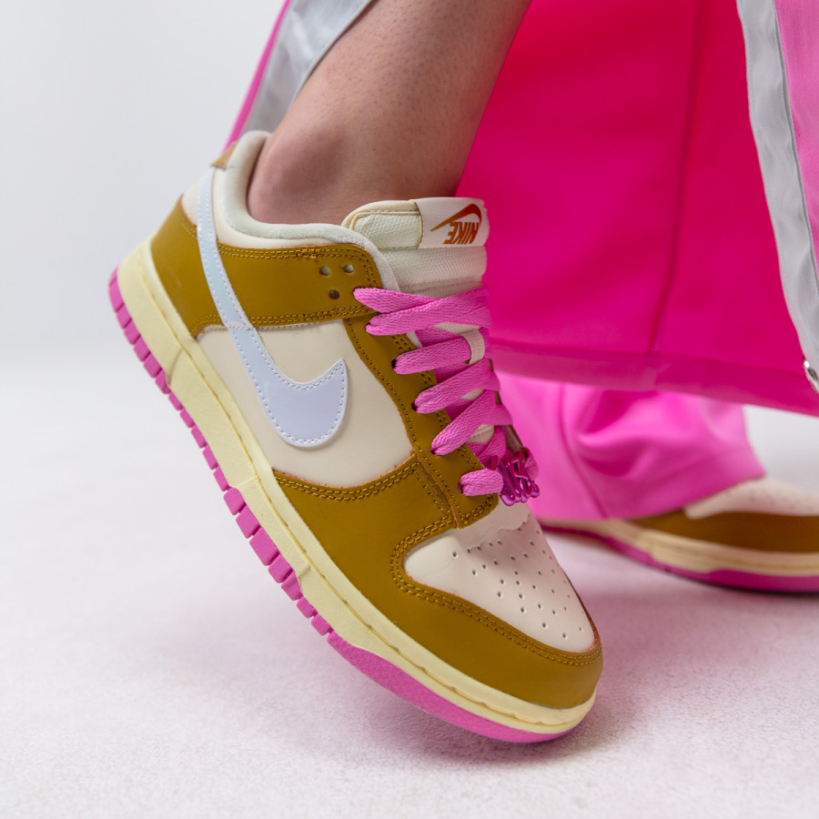 NIKE W DUNK LOW SE 