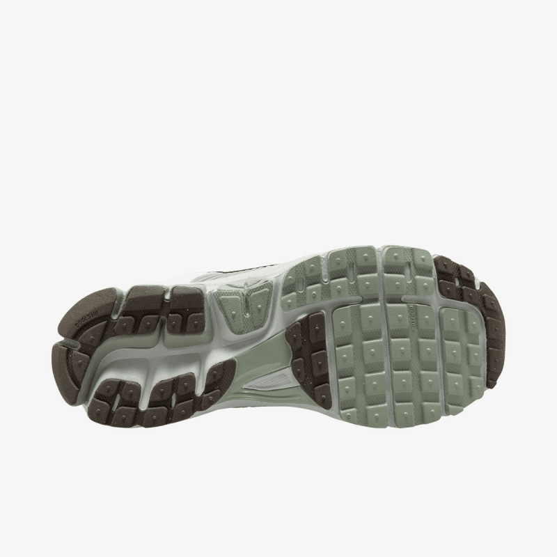 NIKE W NIKE ZOOM VOMERO 5 