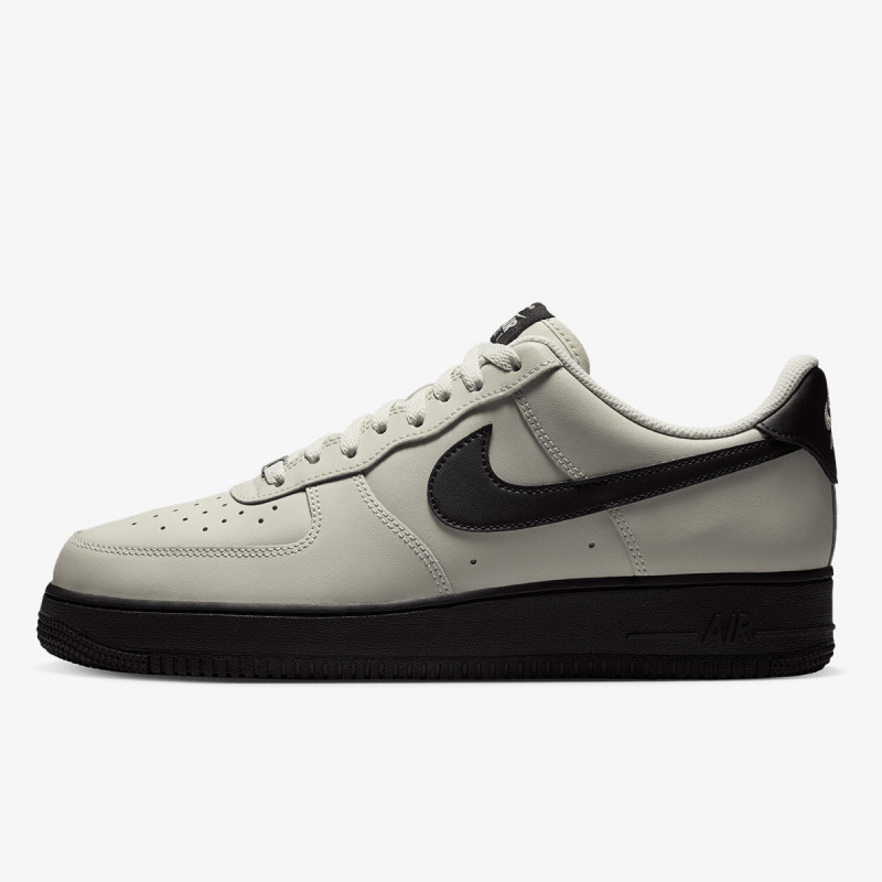 NIKE AIR FORCE 1 '07 