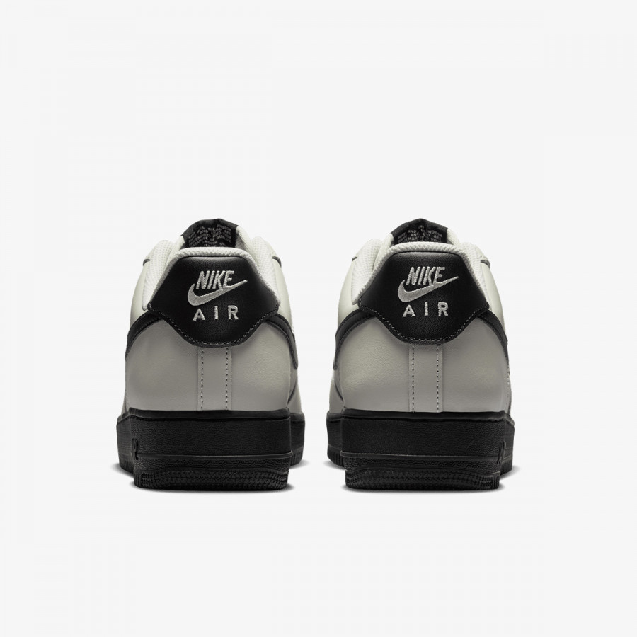 NIKE AIR FORCE 1 '07 