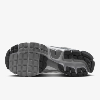 NIKE NIKE ZOOM VOMERO 5 MET 