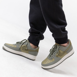 NIKE Air Force 1 '07 LV8 