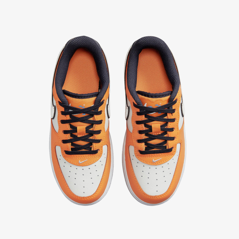 NIKE Air Force 1 SE 