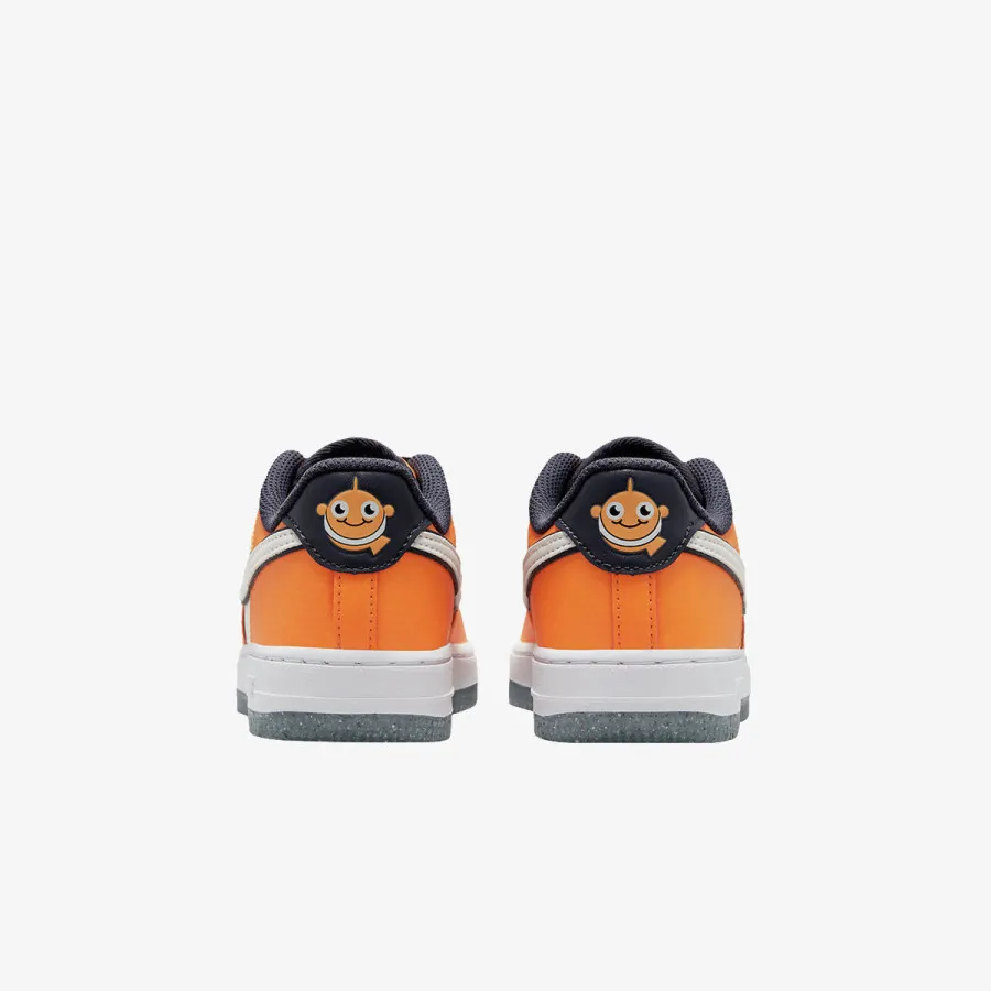 NIKE Air Force 1 SE 
