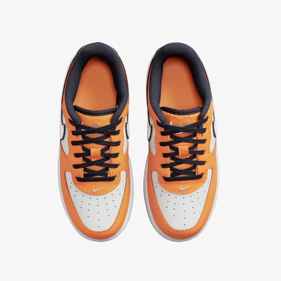 NIKE Air Force 1 SE 