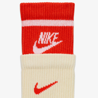 NIKE Everyday Plus 