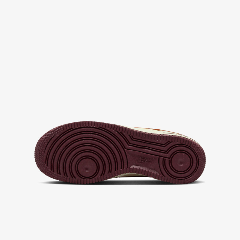 NIKE Air Force 1 LV8 3 