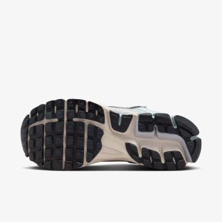 NIKE Zoom Vomero 5 C.O.R. 