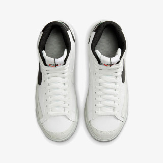 NIKE BLAZER MID '77 SE BG 