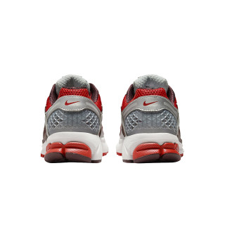 NIKE WMNS NIKE VOMERO 5 