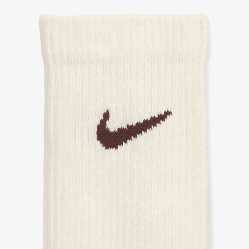 NIKE Everyday Plus 