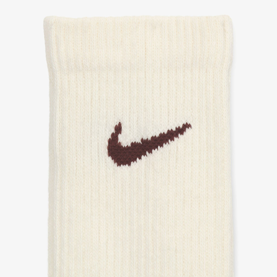 NIKE Everyday Plus 