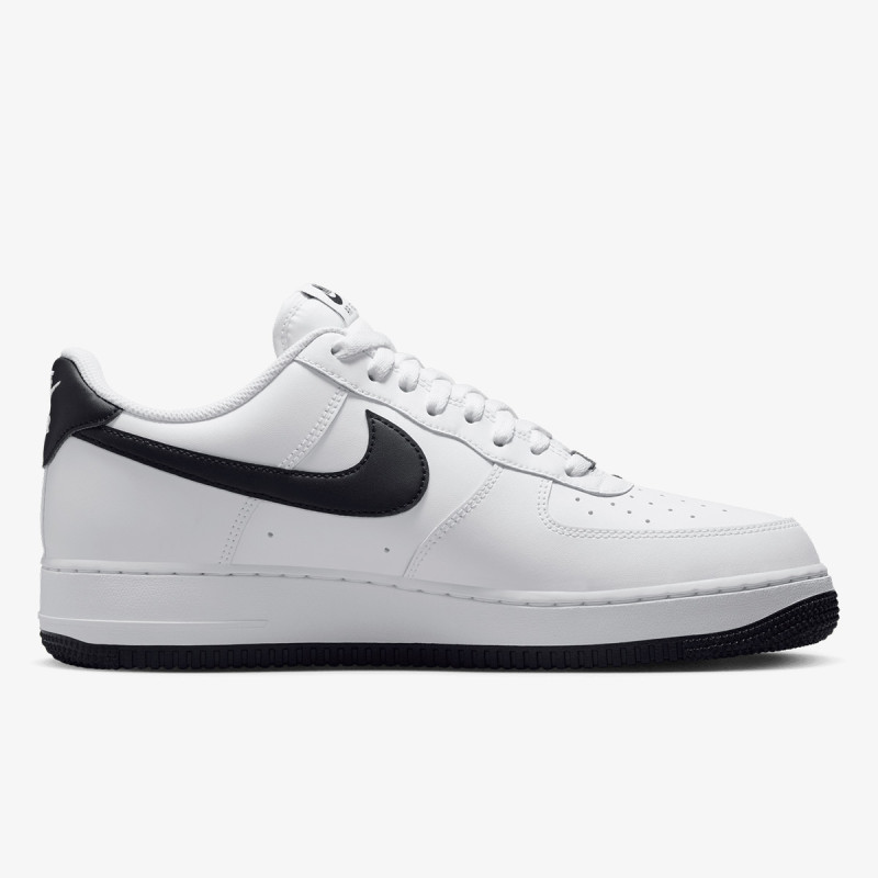 NIKE Air Force 1 '07 