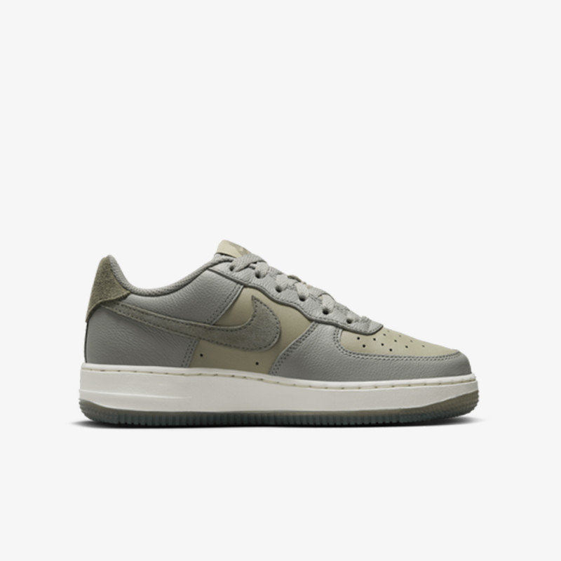 NIKE AIR FORCE 1 LV8 4 BG 