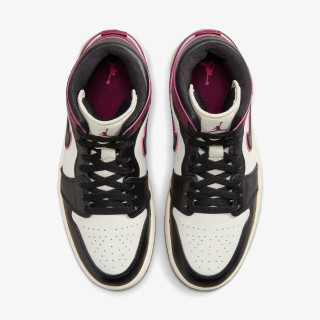 NIKE WMNS AIR JORDAN 1 MID SE 