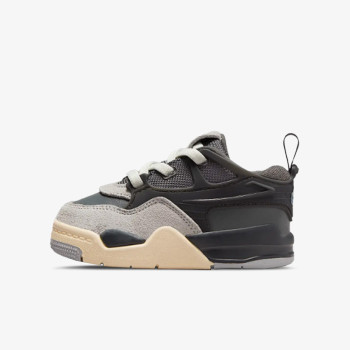 NIKE Air Jordan 4 RM 