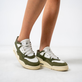 NIKE Air Jordan 4 RM 