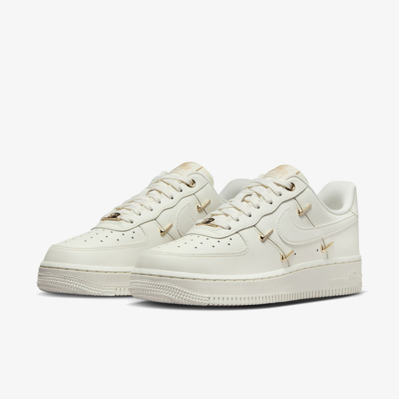 NIKE Air Force 1 '07 