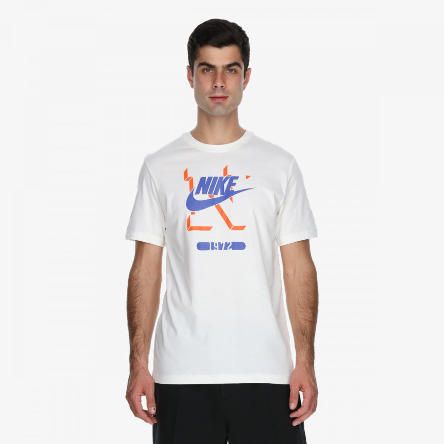 NIKE Futura 