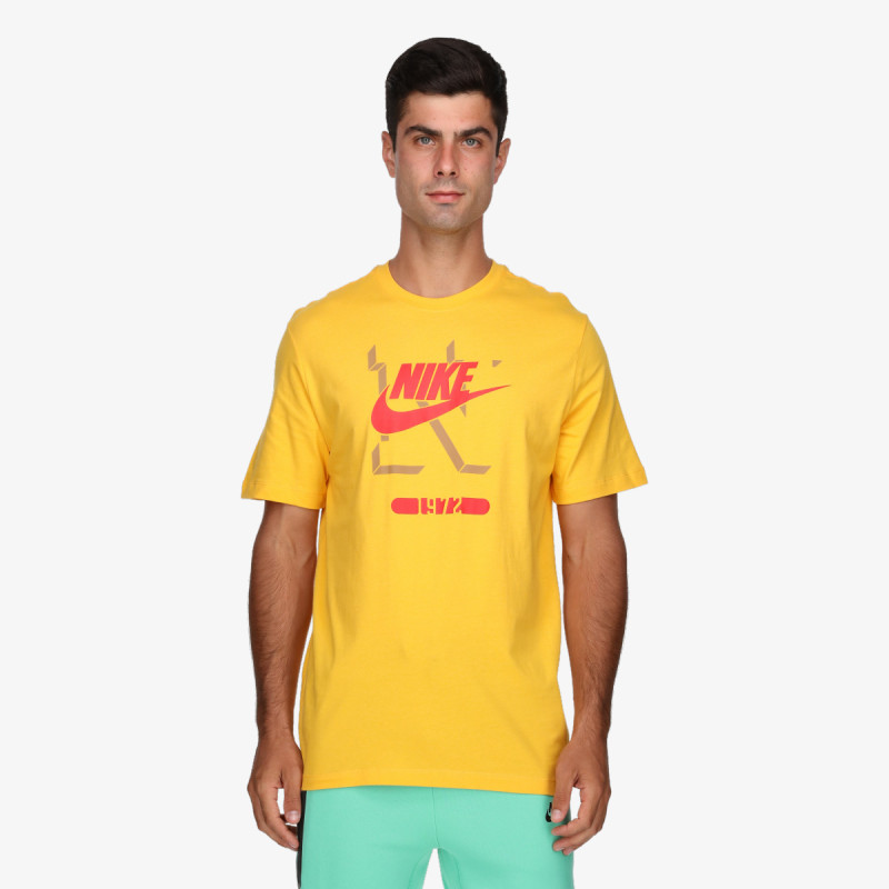 NIKE Futura 