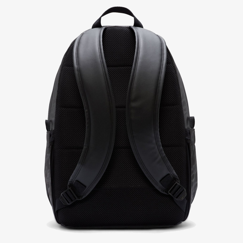 NIKE Elemental Pro 