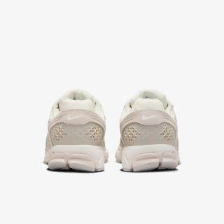 NIKE Vomero 5 