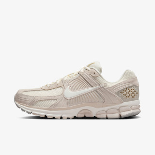 NIKE Vomero 5 