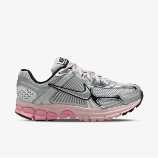 NIKE Vomero 5 