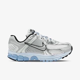 NIKE Vomero 5 