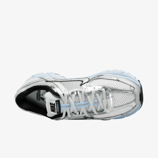 NIKE Vomero 5 