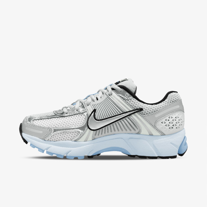 NIKE Vomero 5 